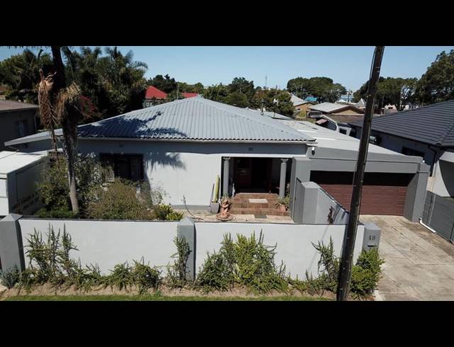 4 BEDROOM HOUSE FOR SALE IN GEORGE SOUTH